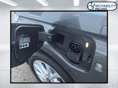 2026 Volkswagen Caddy Maxi 1.5 PHEV Wheelchair Accessible 7 Seats €69,995 thumbnail