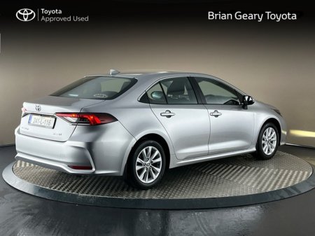 2024 Toyota Corolla LUNA SALOON AUTO Hybrid €29,950