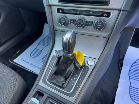 2016 Volkswagen Golf 1.2 TSI AUTO * PRISTINE CONDITION* // ONLY 10, 846 KM FROM NEW // APPLE CARPLAY/ANDROID AUTO // DUAL ZONE CLIMATE CONTROL €14,900 thumbnail