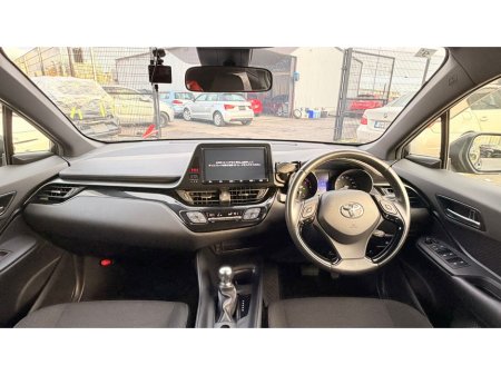 2019 Toyota C-HR 1.8 HYBRID LUNA €21,499 thumbnail