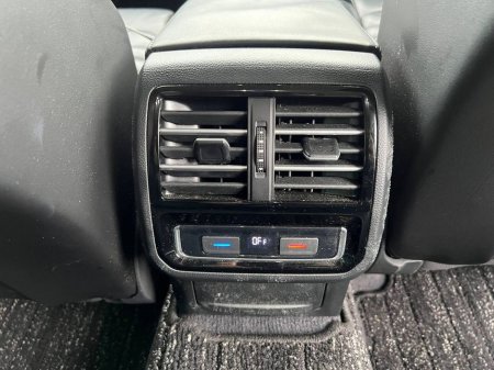 2018 Volkswagen Passat VARIANT HIGHLINE 2.0 TDI * BIG SPEC * // LEATHER POWERED HEATED COOLED SEATS // DRIVER MASSAGE SEAT // 360 PARKING CAMERAS €21,950 thumbnail