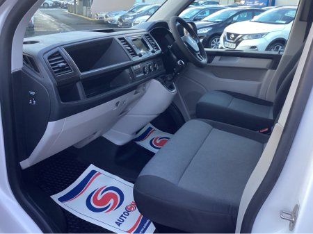 2017 Volkswagen Transporter ** ONLY 137KMS * CAMERA €15,950 thumbnail
