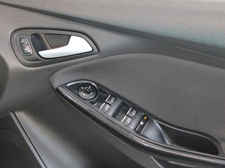 2017 Ford Focus Titanium1.5td 95PS 6SPD 4DR €12,250 thumbnail