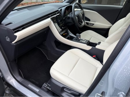 2025 Lexus LBX ***SOLD***PREMIUM SPECIFICATION//BEIGE LEATHER//IMMACULATE//HYBRID//SIMI AND AA DEALER thumbnail