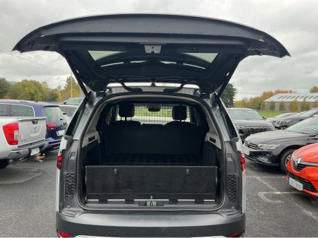 2021 Land Rover Discovery SE D MHEV AUTO €34,500 thumbnail