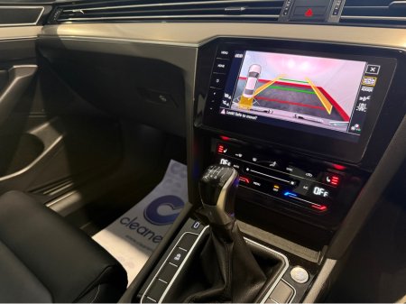 2021 Volkswagen Passat ELEGANCE 2.0 TDI MANUAL 6SPEED FWD 150 4DR €26,950 thumbnail