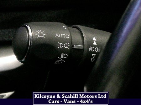 2020 Peugeot 5008 ALLURE BLUEHDI S/S A €27,950 thumbnail