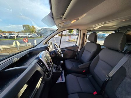 2021 Renault Trafic 6 SEATS LL30 BUSINESS PLUS ENERGY DCI €38,995