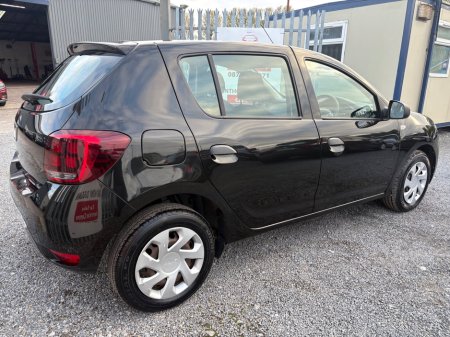 2017 Dacia Sandero 1.0 75 ALTERNATIVE €8,995