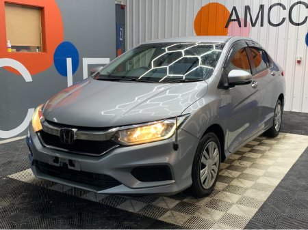 2019 Honda Grace HYBRID DX / 98k KMs / Adaptive Cruise Control €15,950