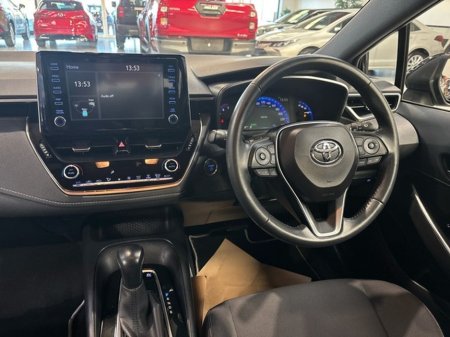 2020 Toyota Corolla HYBRID LUNA H/B AUTO €21,495 thumbnail