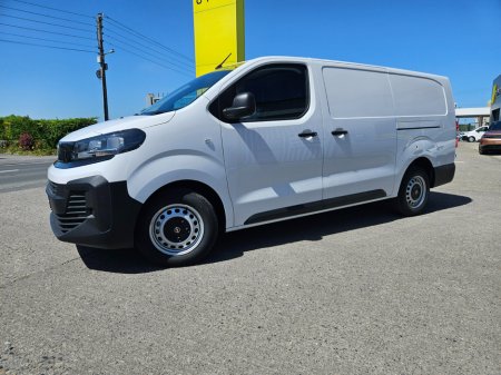 2025 Opel Vivaro  €25,950
