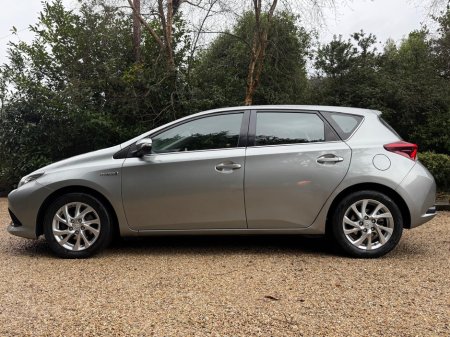 2017 Toyota Auris HYBRID LUNA *Full Toyota Service History…AA Approved…Irish Car* €13,950 thumbnail