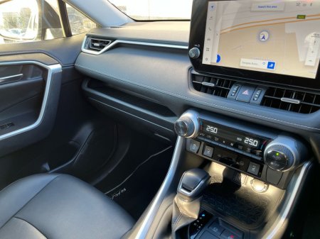 2023 Toyota Rav4 2.5 Hybrid AWD-i Platinum €44,950 thumbnail