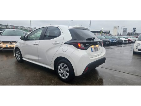 2020 Toyota Yaris automatic 1.5 hybrid/petrol 5dr new model low kms €13,750