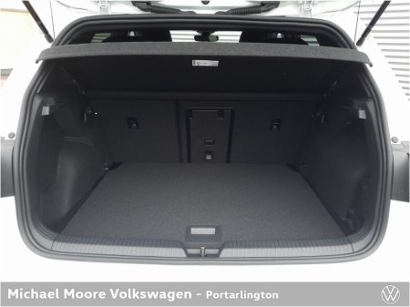 2026 Volkswagen Golf R-LINE 1.5TSI 150 M6F €43,960 thumbnail