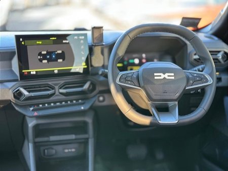 2026 Dacia Duster Petrol-Hybrid 140 BHP Journey €35,750 thumbnail
