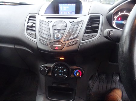 2016 Ford Fiesta ZETEC 1.25 60PS M5 5DR MCA 4DR €9,950 thumbnail