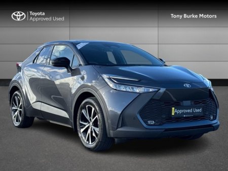 2025 Toyota C-HR PHEV - Save EUR 6,200 - Plug In Hybrid - Sport Edition - No Range Anxiety - 2lt - 223bhp // Remote Central Locking // Front Electric Windows // Rear Electric Windows // Electric Mirrors // Heated Mirr €38,830