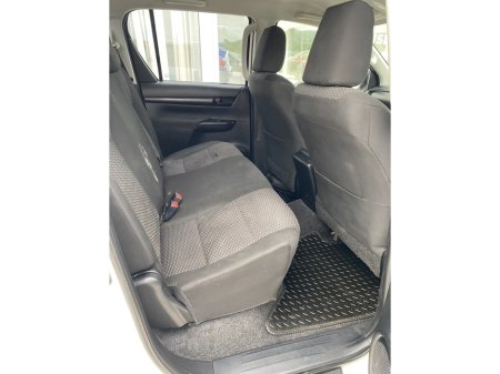 2017 Toyota Hilux 2.4 D-4D ACTIVE D/C 4WD 1 148BHP DC 148HP 4DR €18,300 thumbnail
