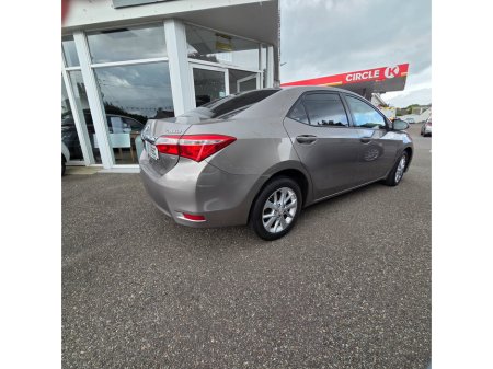 2015 Toyota Corolla D-4D 90 (1.4) Aura €9,999