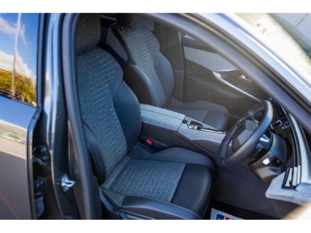 2025 Peugeot 5008 2025 Peugeot 5008 1.2 MHEV 145bhp E-DCS6 Allure €46,950 thumbnail