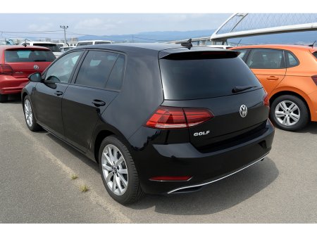 2018 Volkswagen Golf COMFORTLINE 1.2 AUTOMATIC * REAR VIEW CAMERA, AUTO LIGHTS, ADAPTIVE CRUISE CONTROL, POWERED FOLDING HEATED MIRRORS, LUMBAR SUPPORT, 2 KEYS, TOUCH SCREEN RADIO, MULTIFUNCTION STEERING WHEEL* €18,950