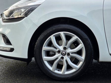 2017 Renault Clio 1.2 16V 75 DYNAMIQUE NAV €9,995 thumbnail