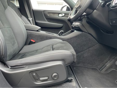 2022 Volvo XC40 ULTIMATE - 69KW BIGGER BATTERY - APPLE PLAY - 120TAX - NEW NCT €28,750 thumbnail