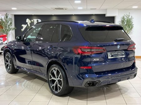 2022 BMW X5 45e M-SPORT HYBRID=TECH/COMFORT/SKY LOUNGE PACKAGES=LOW MILES//FULL BMW SERVICE HISTORY=222 REG=ORIGINAL IRISH SUPPLIED//TAILORED FINANCE PACKAGES AVA €66,995