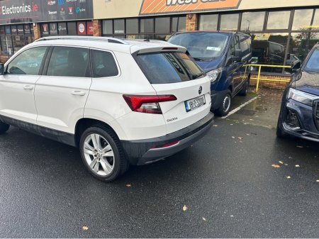 2018 Skoda Karoq AUTO SPORTLINE///ONLY68000KLMS///ELECTRIC MOONROOF//BEAUTIFULL UNMARKED BLACK PARCHMENT LEATHER WITH HEATED SEATS//ORIGINAL IRISH CAR WITH LONG NCT AND LOW TAX JUST 200EUROS///STUNNING CAR €19,950