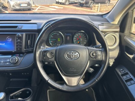 2016 Toyota Rav4 FRESH SELECTION OF TRADE-INS RAV4 2.5 HYBRID LUNA €22,500 thumbnail