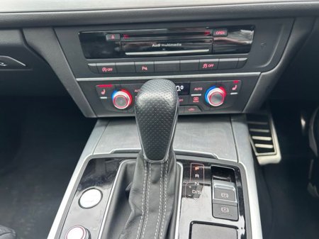 2015 Audi A6 2.0 TDI S-line Ultra - 95KM - LEATHER - PAN ROOF €19,950 thumbnail