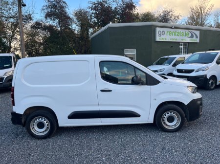 2022 Peugeot Partner 