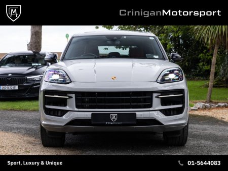 2023 Porsche Cayenne 3.0 E-Hybrid SportDesign Facelift Model €89,900