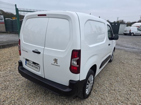 2022 Peugeot Partner  €11,950