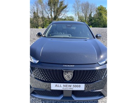 2025 Peugeot 5008 BEV 73kwh 210hp GT €59,000