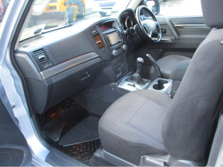 2014 Mitsubishi Pajero 3.2 DID SWB COMM 4WORK SG2 197BHP €20,995 thumbnail