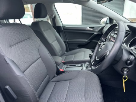 2018 Volkswagen Golf 1.6 TDI SE NAV BLUEMOTION 115PS 5DR €16,950 thumbnail