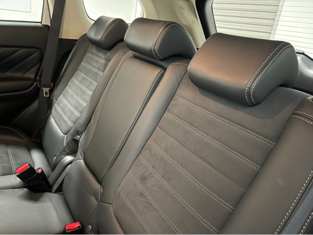 2019 Mitsubishi Outlander (Low Kms) HYBRID 2.4 PHEV AUTOMATIC 5DR MODEL www.bolandscarcentre.ie €22,900 thumbnail