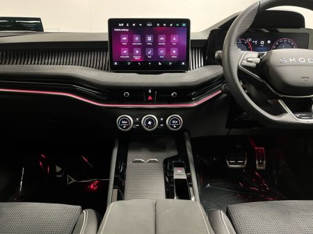 2025 Skoda Superb Sportline DSG 2.0TDI 150BHP - Reversing Camera - Ambient Lighting - Climate Control - Electric Heated Memory Seats - Keyless Start - Apple CarPlay/Android Auto €53,950 thumbnail