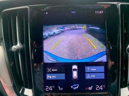 2021 Volvo V60 2.0 B4 197 BHP DSL R-DESIGN AUTO // ONE OWNER // FULL SERVICE HISTORY // STUNNING CONDITION 02/27 NCT // €270 ROAD TAX // €30,950 thumbnail