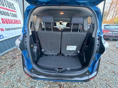 2016 Toyota Sienta  €11,999 thumbnail