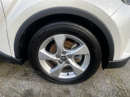 2019 Toyota C-HR Toyota C-HR 1.8 self charging hybrid €21,500