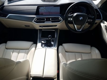 2021 BMW X5 xDrive45e xLine €54,995