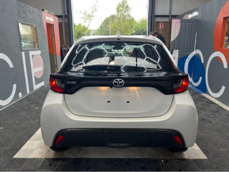 2022 Toyota Yaris YARIS AUTOMATIC 1.0 PETROL / 25k KMs / REVERSE CAMERA & MORE €17,950