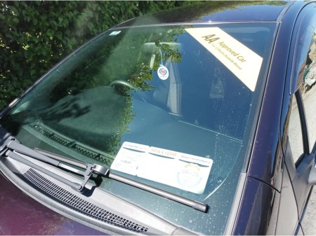 2015 Toyota Yaris 1.3 4 CYLINDER AUTOMATIC HIGH SPEC LUXURY VELOUR INTERIOR AIR CON CLIMATE CONTROL REMOTE CENTRAL LOCKING PRIVACY GLASS WIND DEFLECTORS REVERSE CAMERA PARK DISTANCE SENSORS NCT AND ROAD TAX €12,695