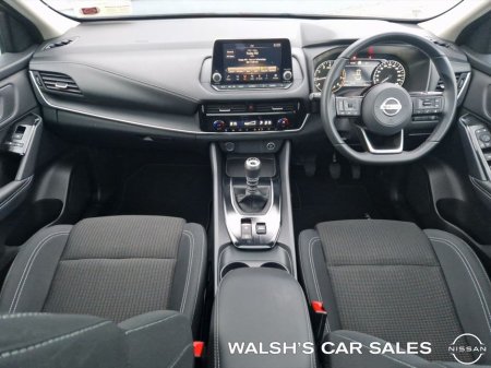2022 Nissan Qashqai 1.3 HYB SV + Glass Roof Pack €25,950 thumbnail
