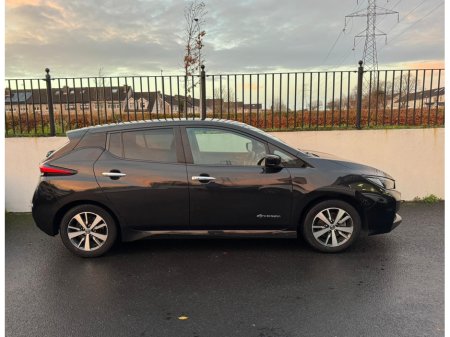 2018 Nissan Leaf EV SV  40KwH BATTERY  4DR €9,695