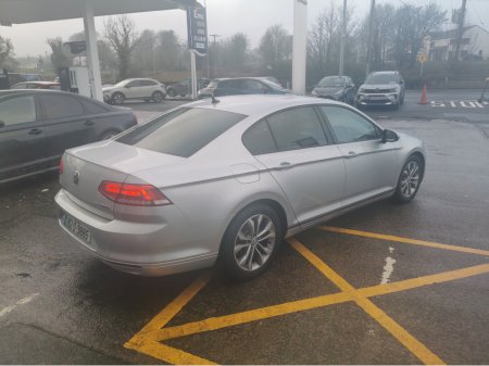 2016 Volkswagen Passat 1.6 TDI BLUEMOTION 120PS 4DR €9,000 thumbnail